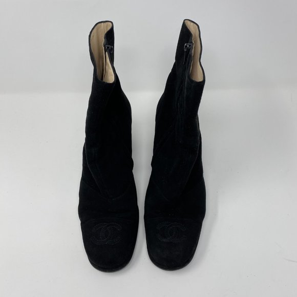 chanel suede ankle boots w/ interlocking cc logo - Picture 2 of 9